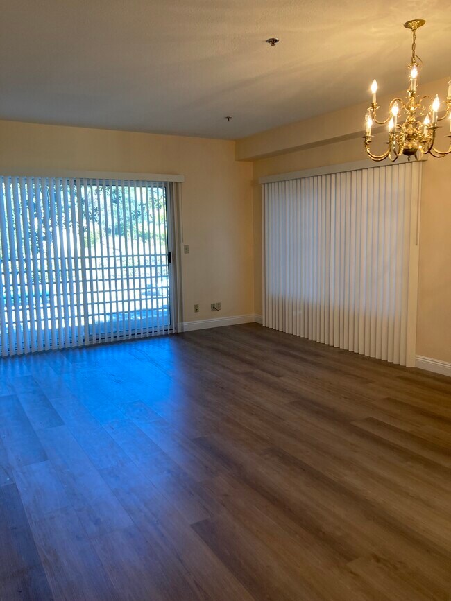 Photo - 2706 Honolulu Ave Unit 209