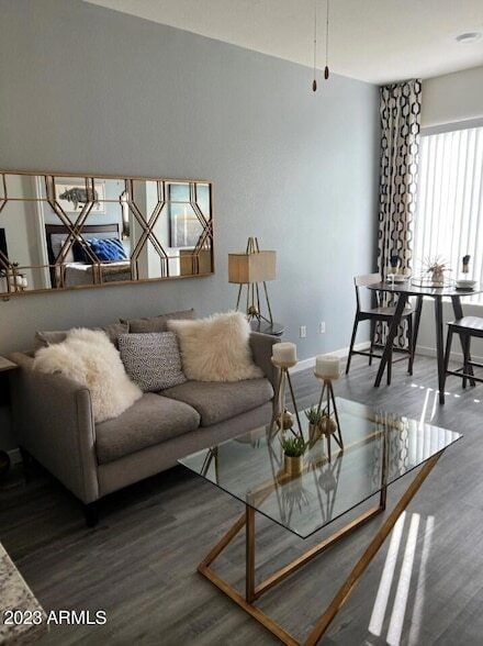 Photo - 1811 E Apache Blvd Unidad S3