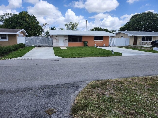 Photo - 7831 NW 10th St Casa