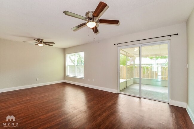 Photo - 209 Banyan Ct
