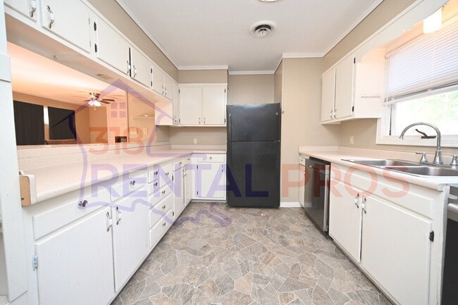 Photo - 1707 Lind Dr