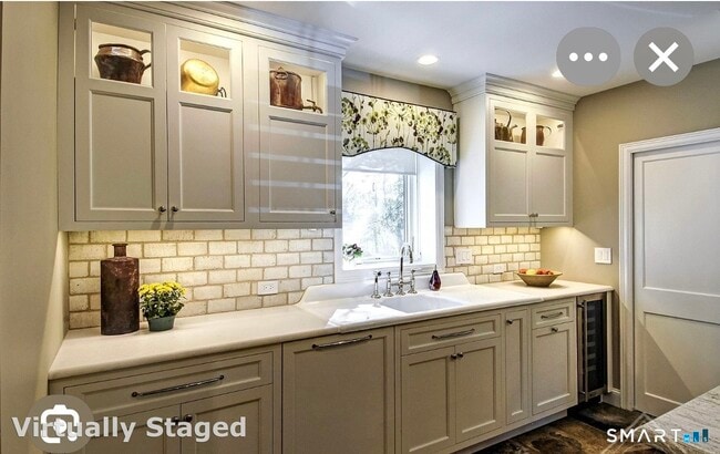 Building Photo - 80 Josephine Evaristo Ave Unit 1st Fl & Basement