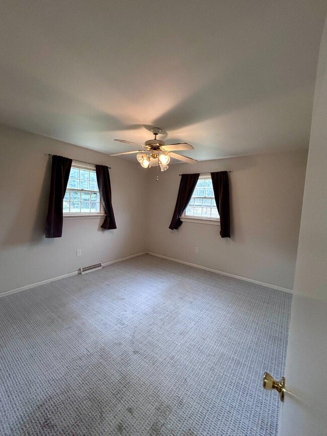 Photo - 2572 Forge Rd