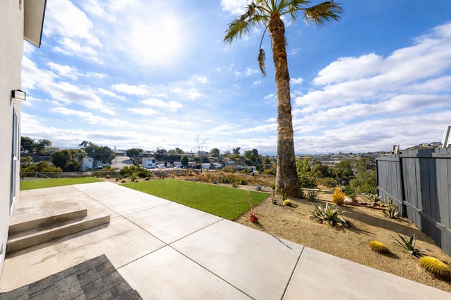 Photo - 5266-5268 Tipton St