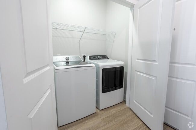 2BR, 2BA - Sunday - In-Unit Laundry