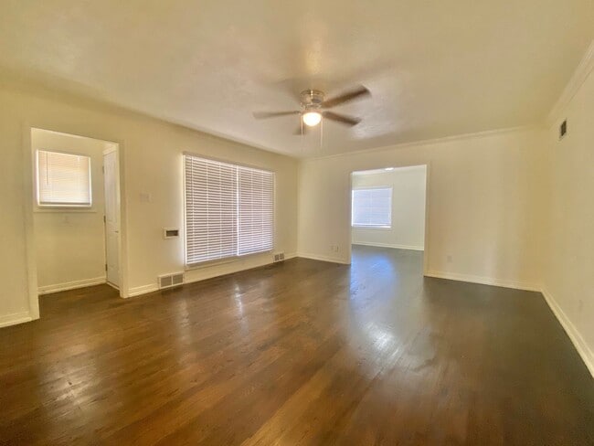 Photo - NOW PRE-LEASING FOR JULY: 4 bed 2 bath 2car garage in Tech Terrace