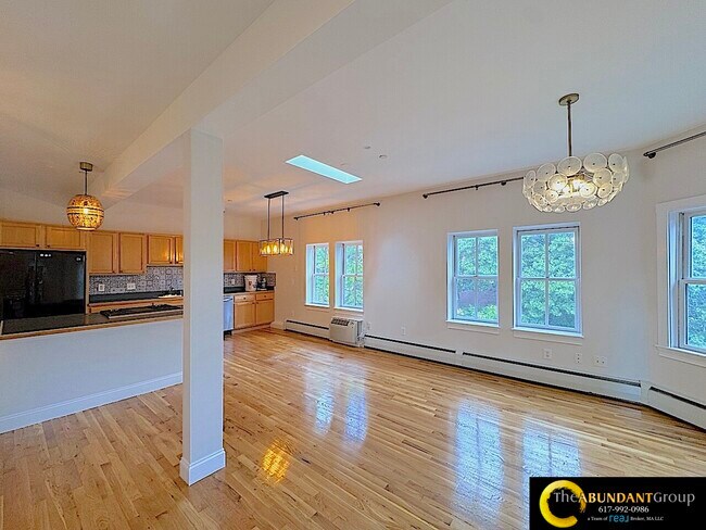 Photo - 275-277 River St Unidad #3