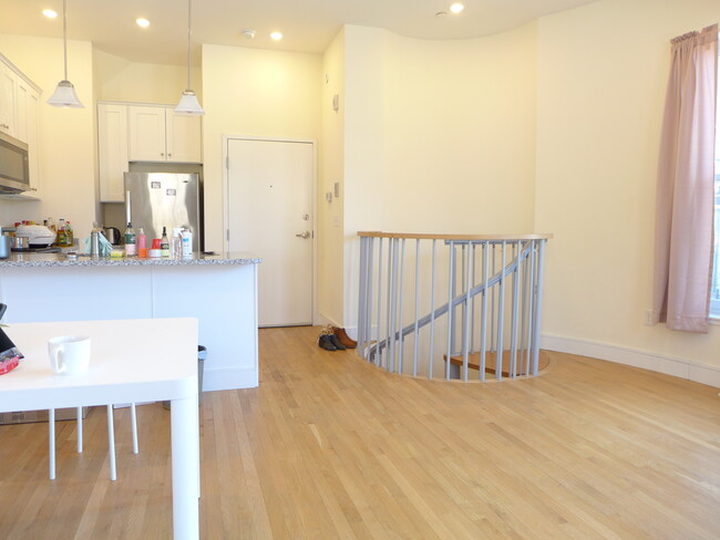 Building Photo - 5 Keswick St Rental