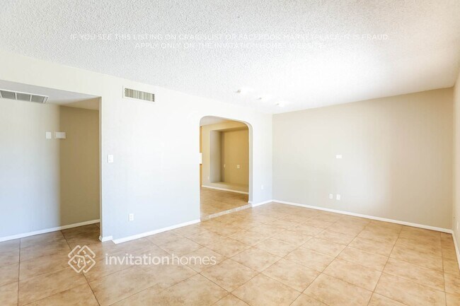 917 W Lindner Ave