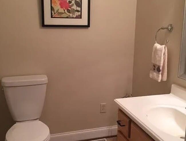 Building Photo - 402 Mt Airy Rd