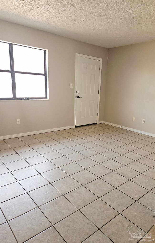 Photo - 7240 Hilburn Rd