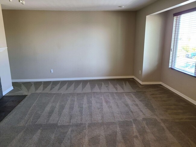 Living room - 1760 W Sunn Fjord Ln Unit F-204