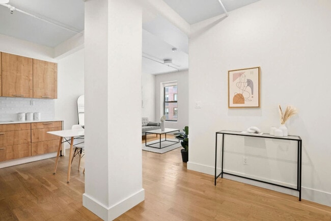 Photo - 517 W 45th St Unidad ID1224964P