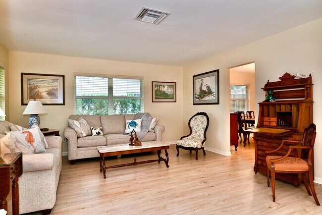 Photo - 129 Alhambra Pl