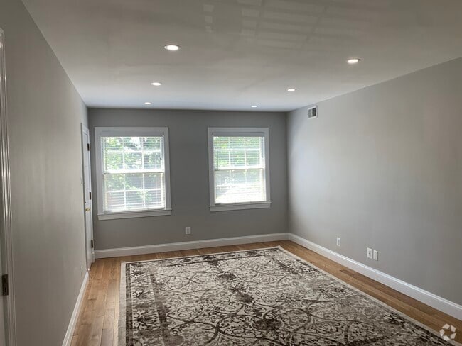 Building Photo - 2507 Arlington Blvd Unit 201 Rental