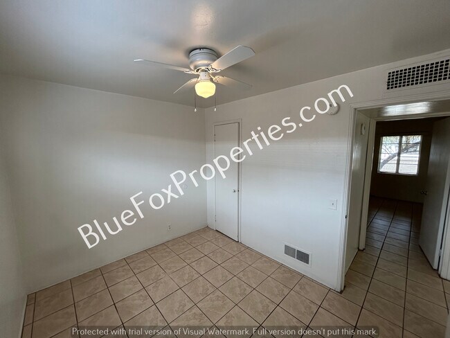 Photo - 2309 N Chrysler Dr