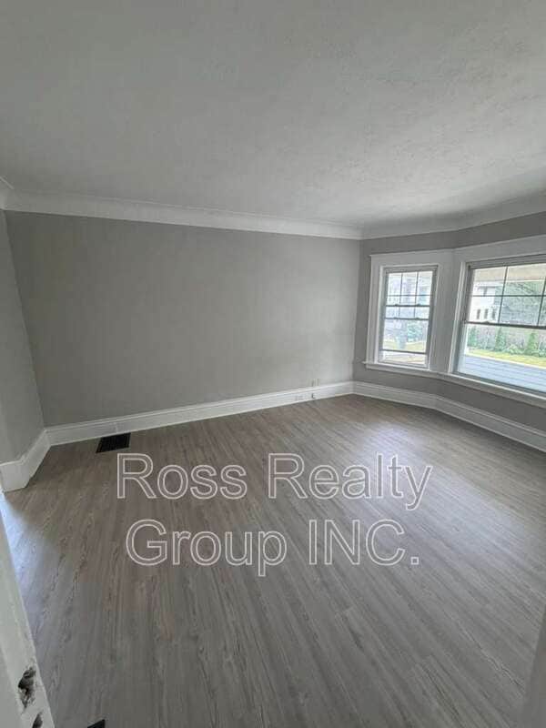 Photo - 702 Boalt St Unit upper