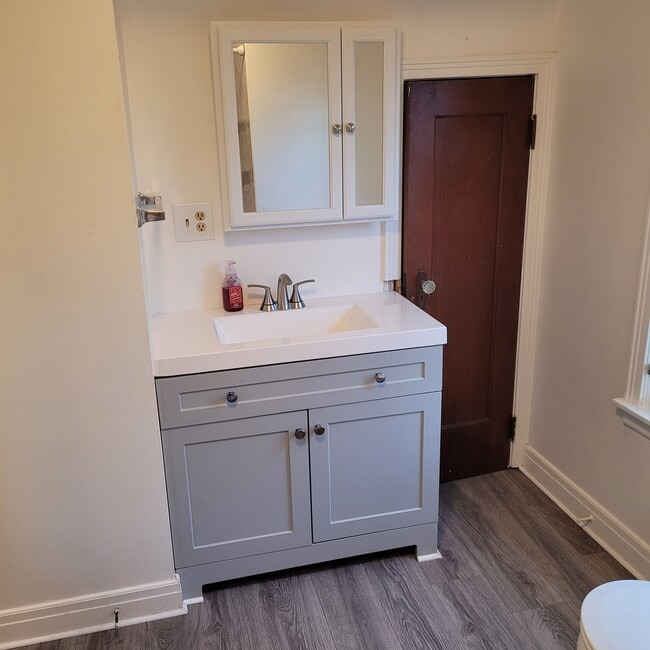 Photo - 3567 Chapin Ave Unit Upper