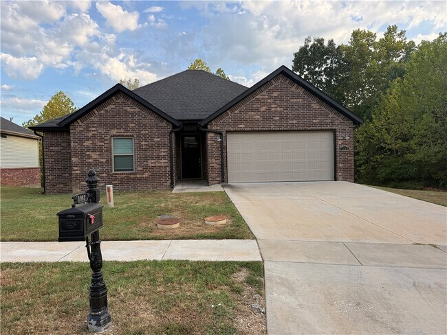 1983 E Peppervine Dr