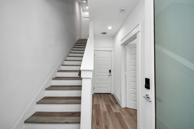 Photo - 531 Schweikhardt St