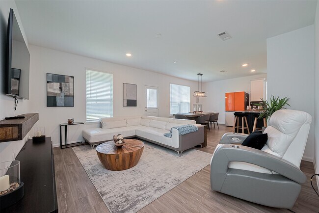 17711 Vernonia Ln