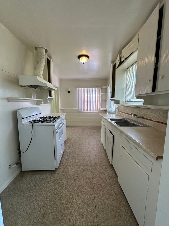 Building Photo - 11953-11963 Lower Azusa Road Unit 11959