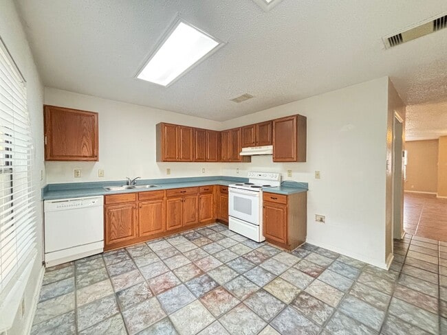 Photo - Single Family Home in Medical Center