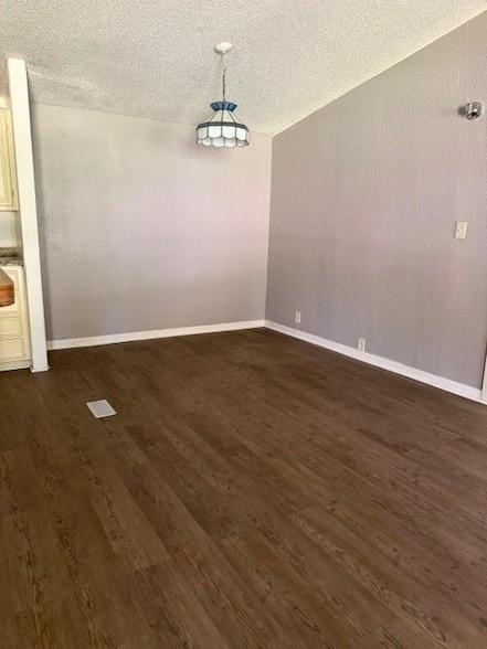 4915 Apache Ln