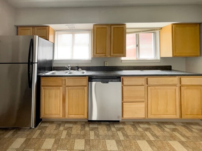 Building Photo - Close to Campus Unit 2 Rental