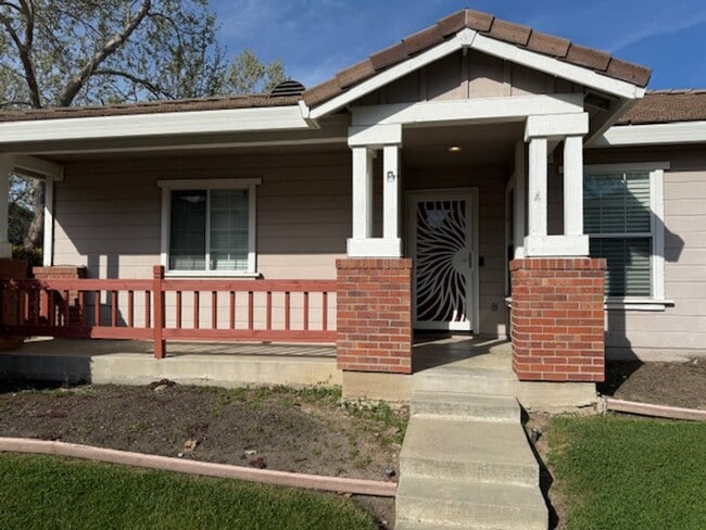 Building Photo - Cozy home in Natomas