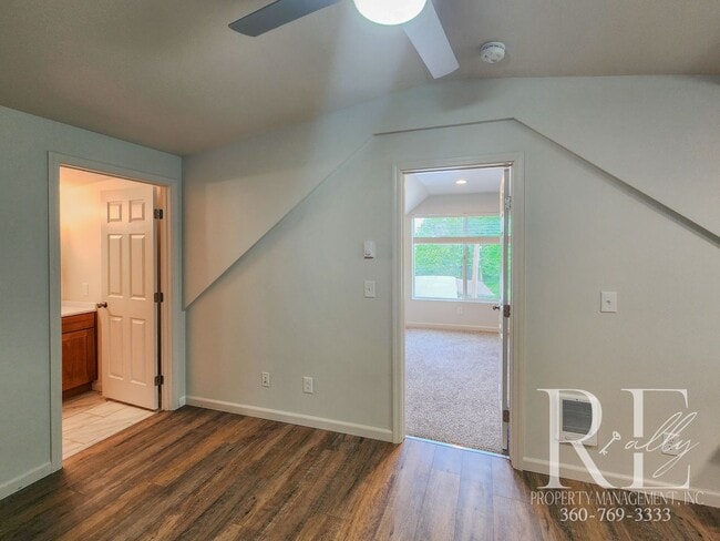 Photo - Remodel with Water View | 2BR Near Annapol...