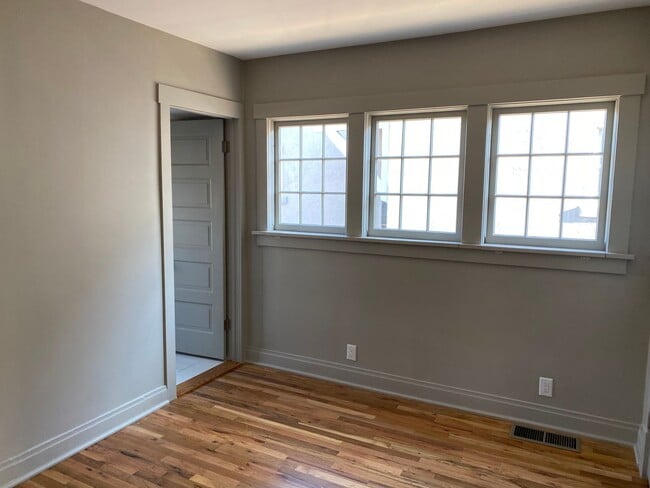 Photo - HISTORIC 1926 2 Bedroom + 2 Bath EDO