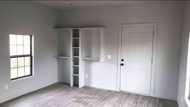 Photo - 123 SE 25th St