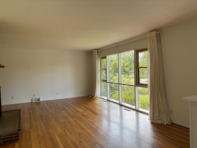 Photo - 921 Lennox St