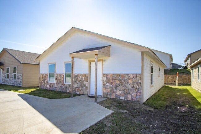 Photo - 9004 Hines Cir