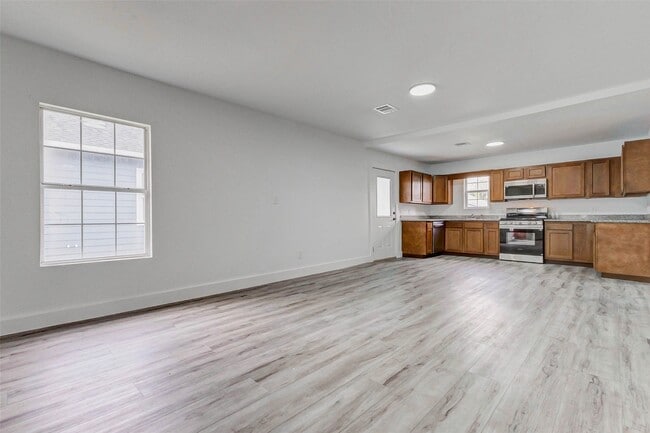 Photo - 8505 Denby St