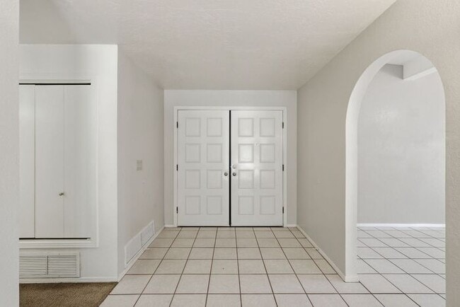 Photo - 2920 N La Chiquita Ave