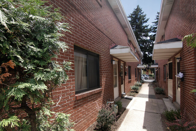 Photo - 419 Franklin Ave Townhome