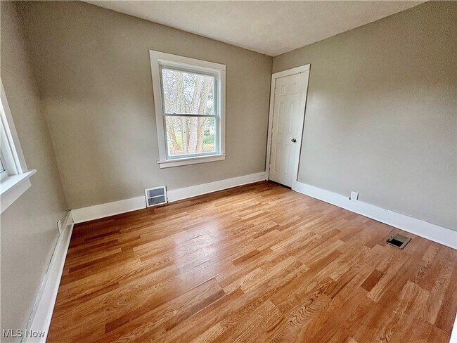 Photo - 1174 Tampa Ave