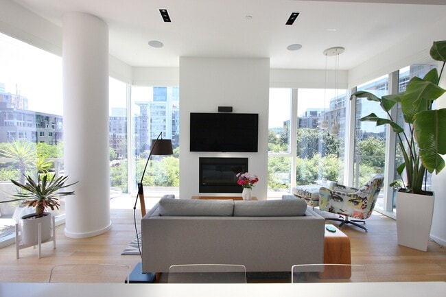 Photo - 1075 NW Northrup St Unidad 315