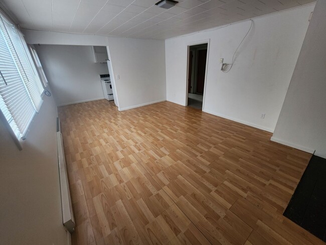 Photo - 463-465 SW State Street Unit 463