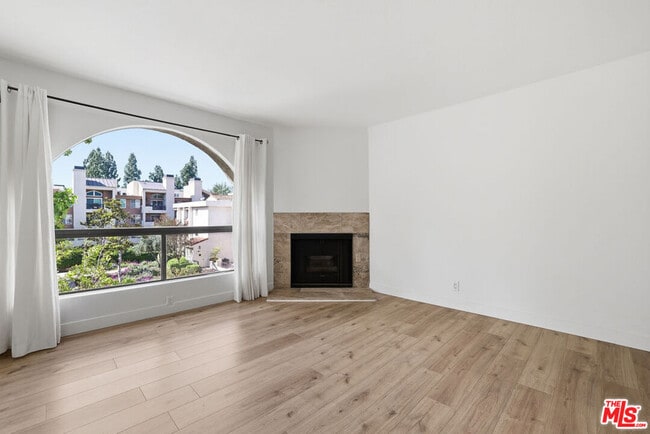 Photo - 21650 Burbank Blvd Unit 315