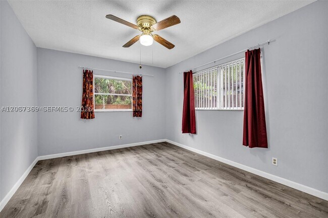 Photo - 851 SW 49th Way