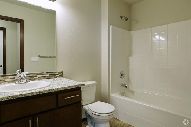 1BR, 1BA - 719SF