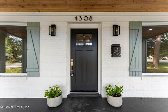 4308 Worth Dr E
