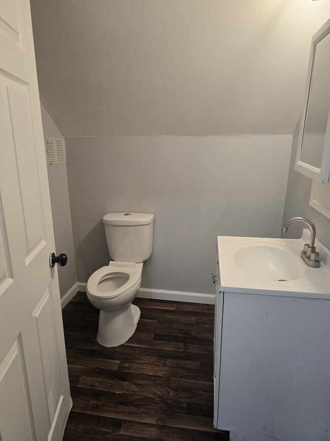 Photo - 1106 Portage Ave