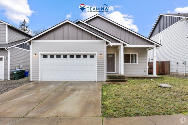 Building Photo - MOVE IN READY! 3 bed 2 bath Heat pump with... Rental