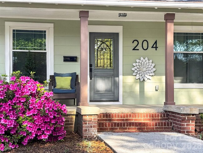 Photo - 204 E McNeely Ave