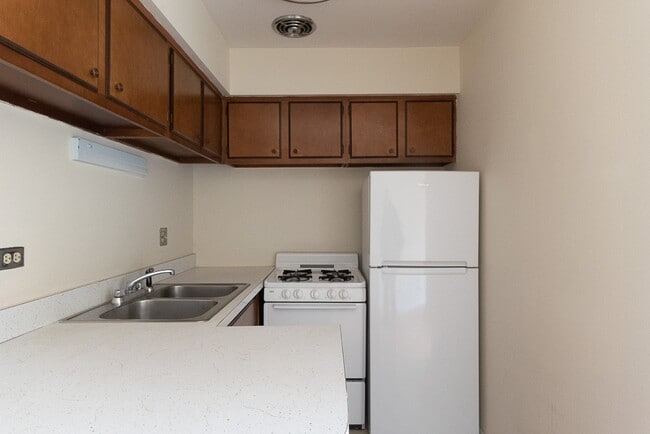 Building Photo - 650 W Wrightwood Ave Unit A00C Rental