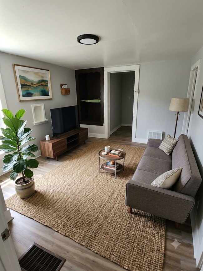 Photo - 437 N Horace Ave